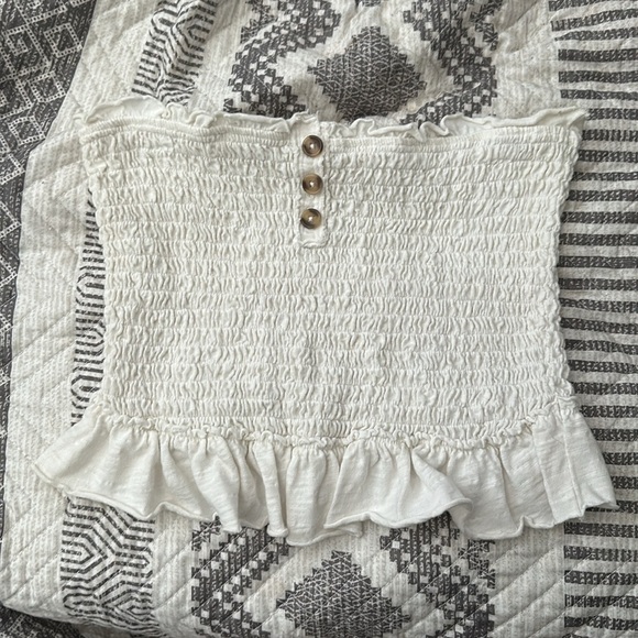 White smocked crop top - Picture 2 of 3